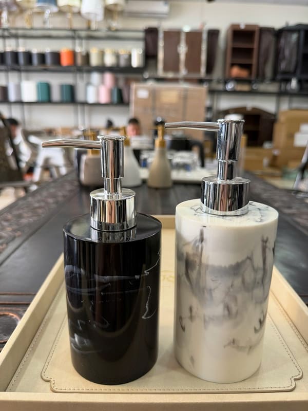 Bình dầu gội – sữa tắm2