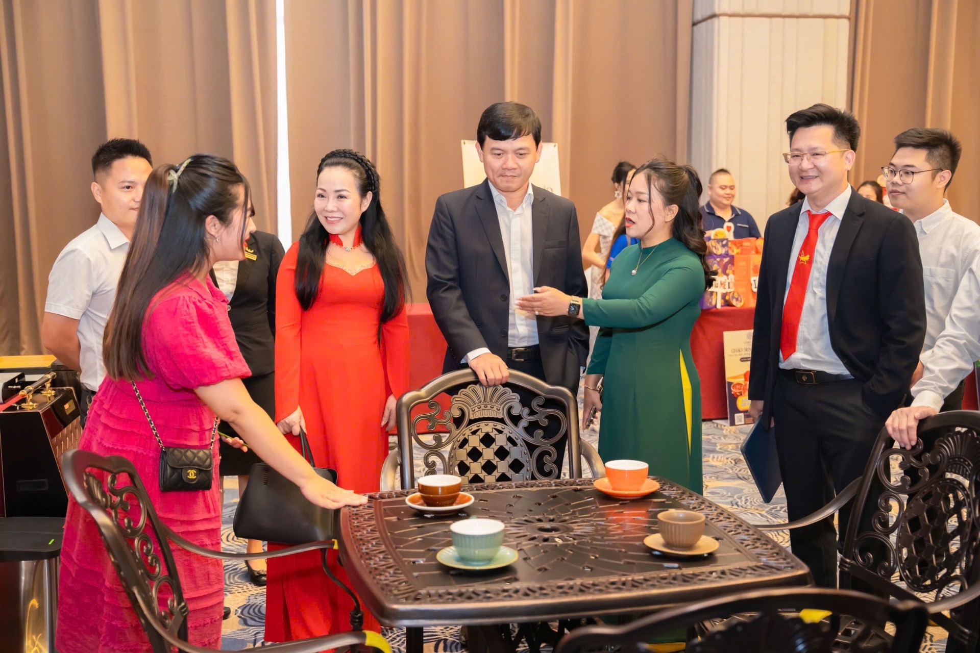 ban ghe nhom duc phahoko