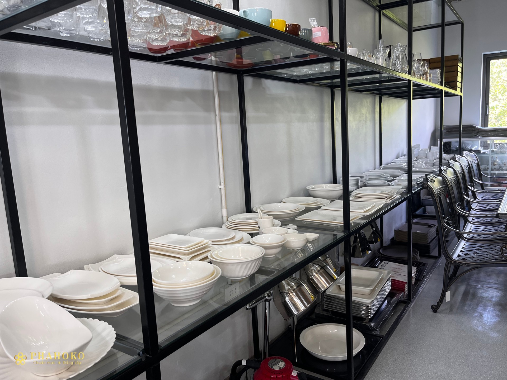 showroom phahoko tang 2 8