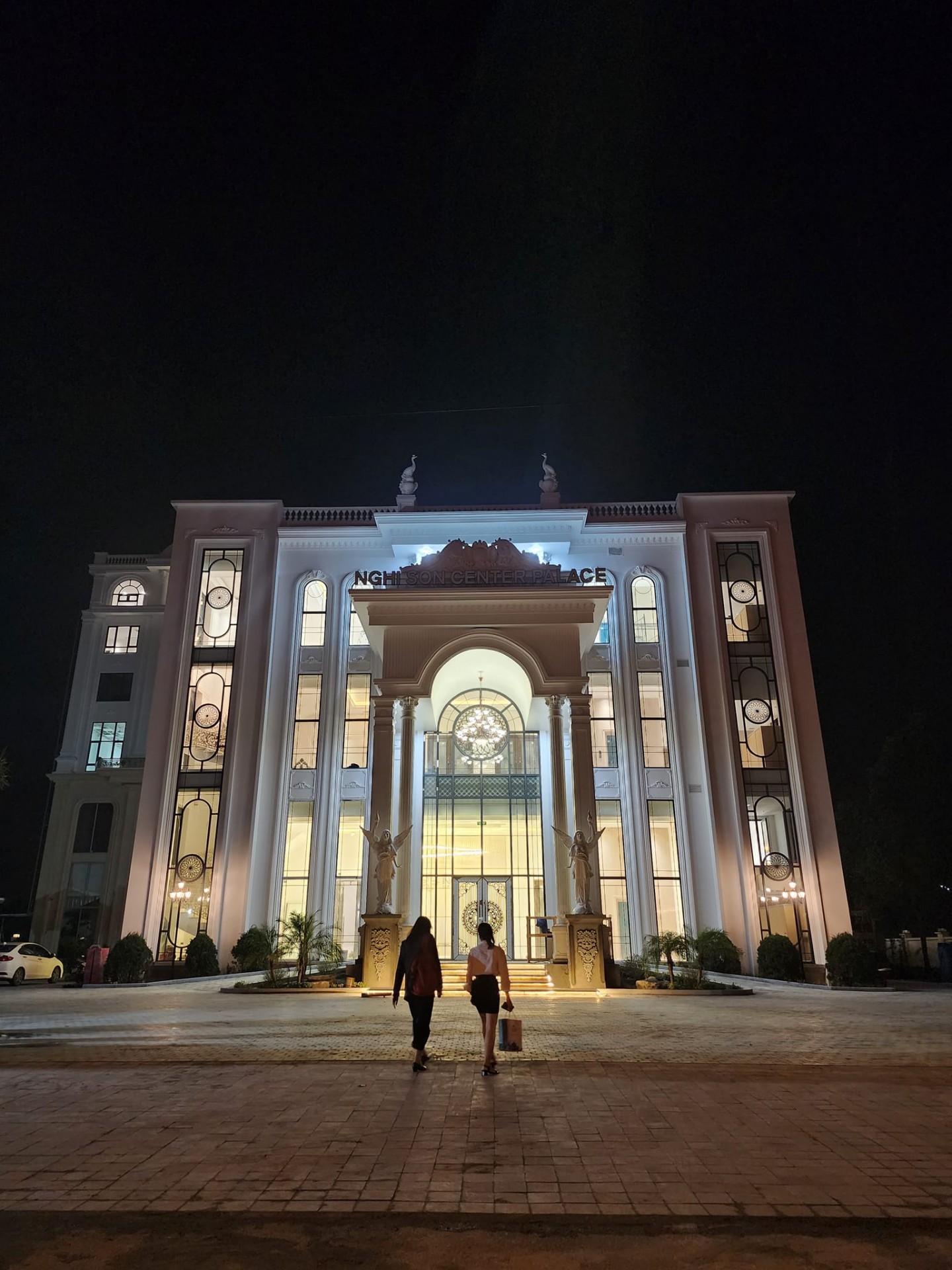 Khám Phá Không Gian Đẳng Cấp tại Nghi Sơn Center Palace Cùng Phahoko