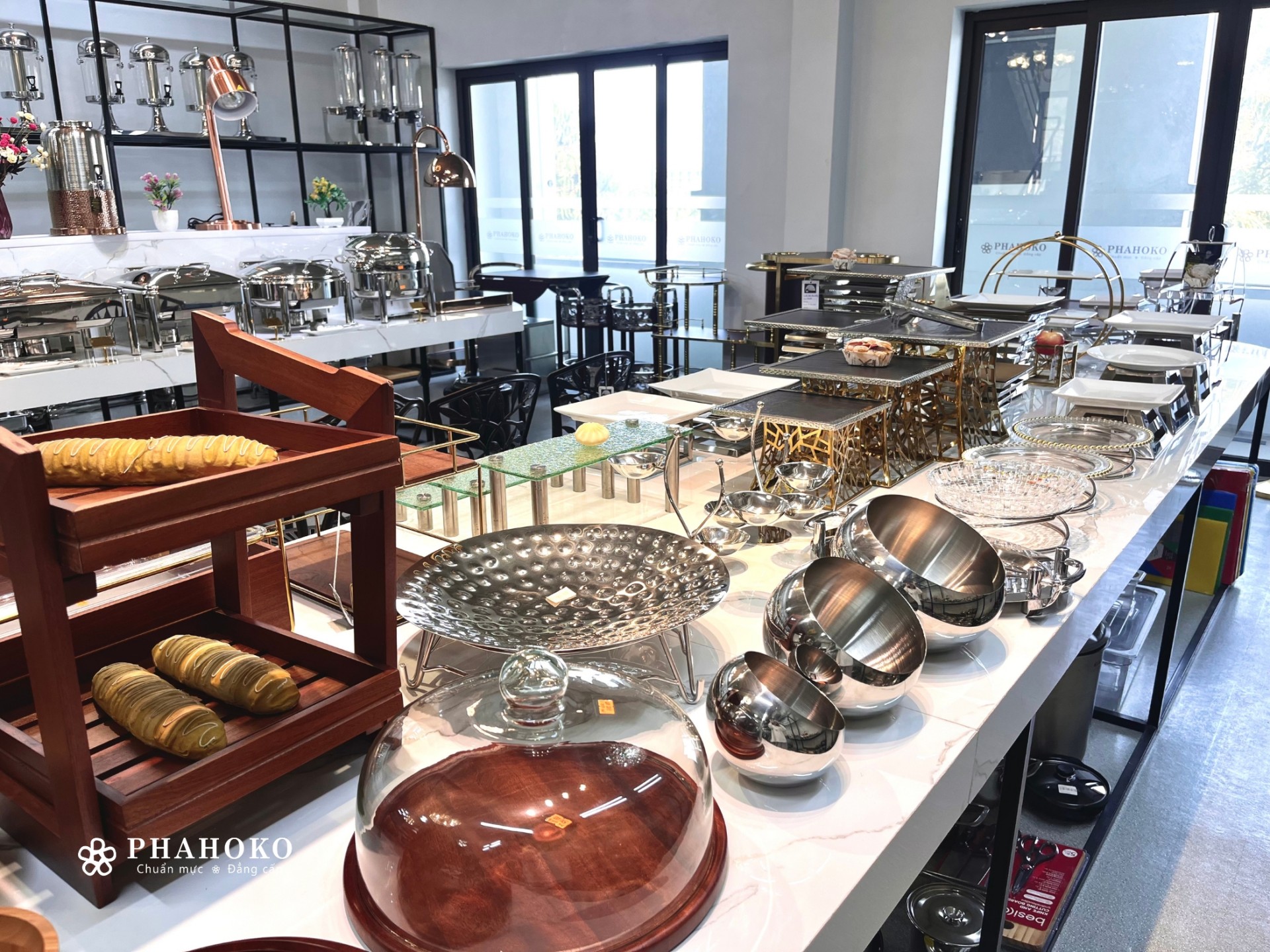 showroom tầng 2 phahoko
