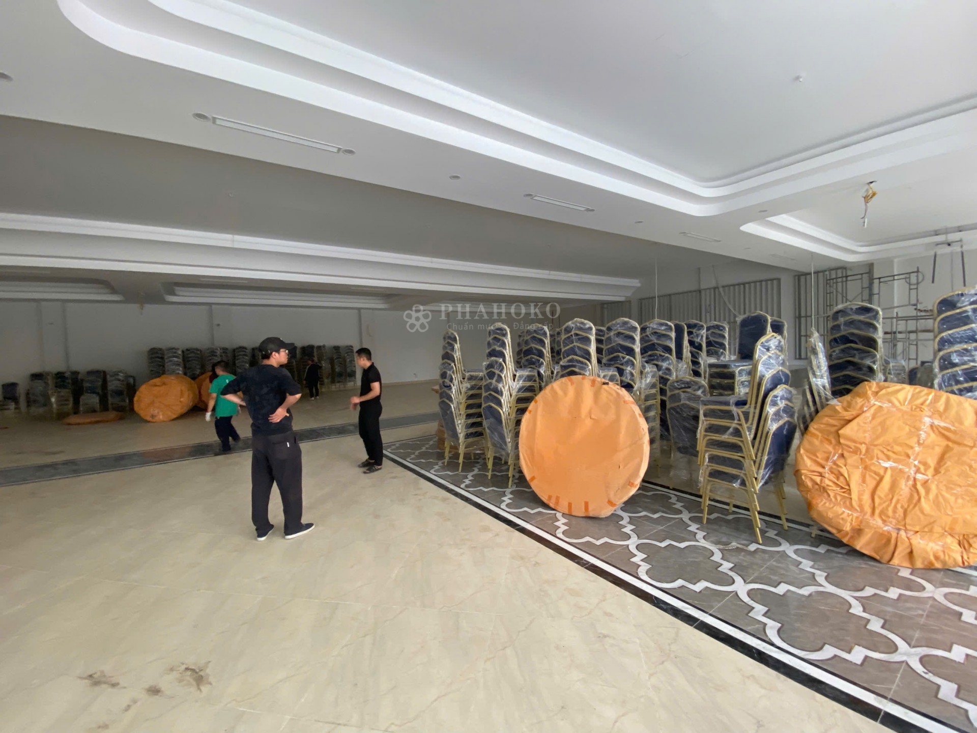 NÂNG TẦM KHÔNG GIAN CÙNG PHAHOKO - GIẢI PHÁP BÀN GHẾ CHUYÊN NGHIỆP CHO NHÀ HÀNG & TIỆC CƯỚI